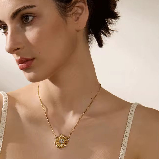 Collar elegante Zircon Acero inoxidable flor colgante collar oro Color 18K PVD joyería