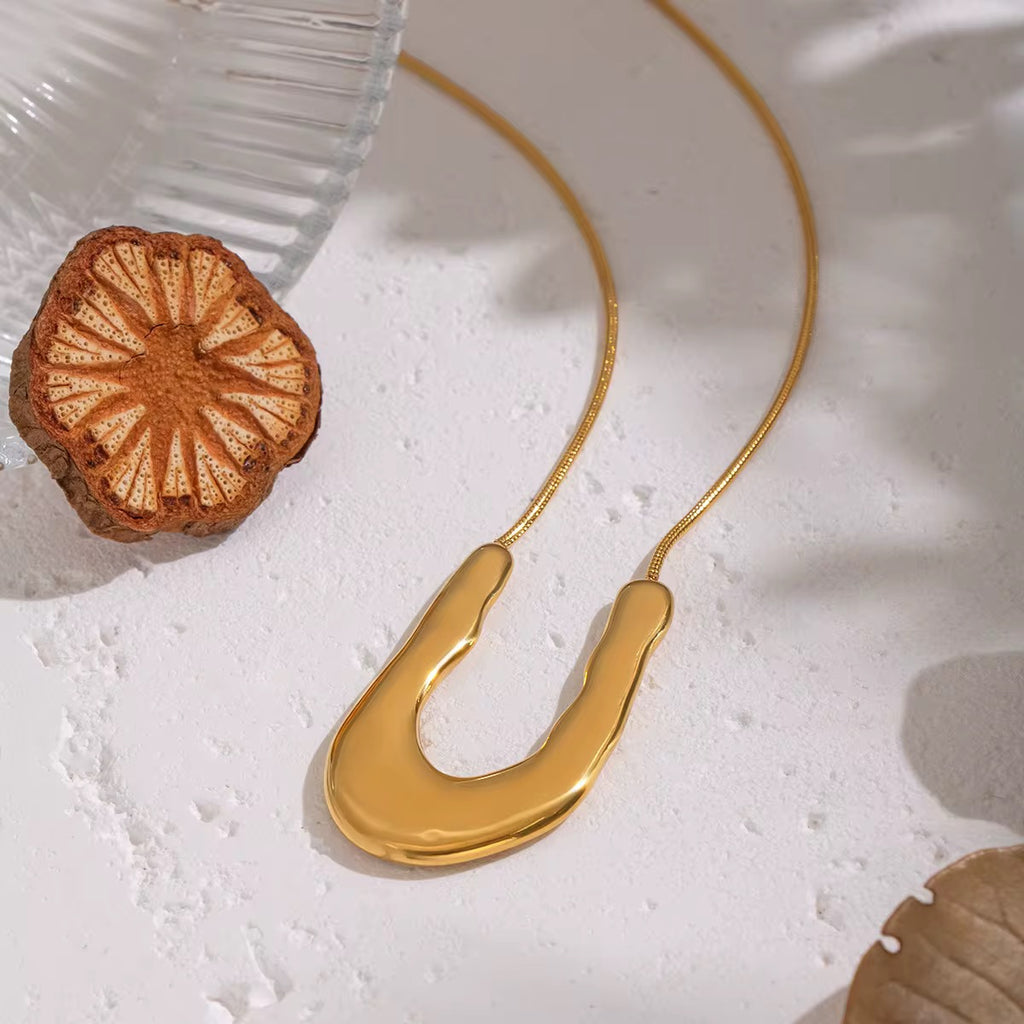 Collar Colgante de Metal en Forma de U de Acero
Inoxidable 316L, Collar Llamativo de Moda PVD de 18K