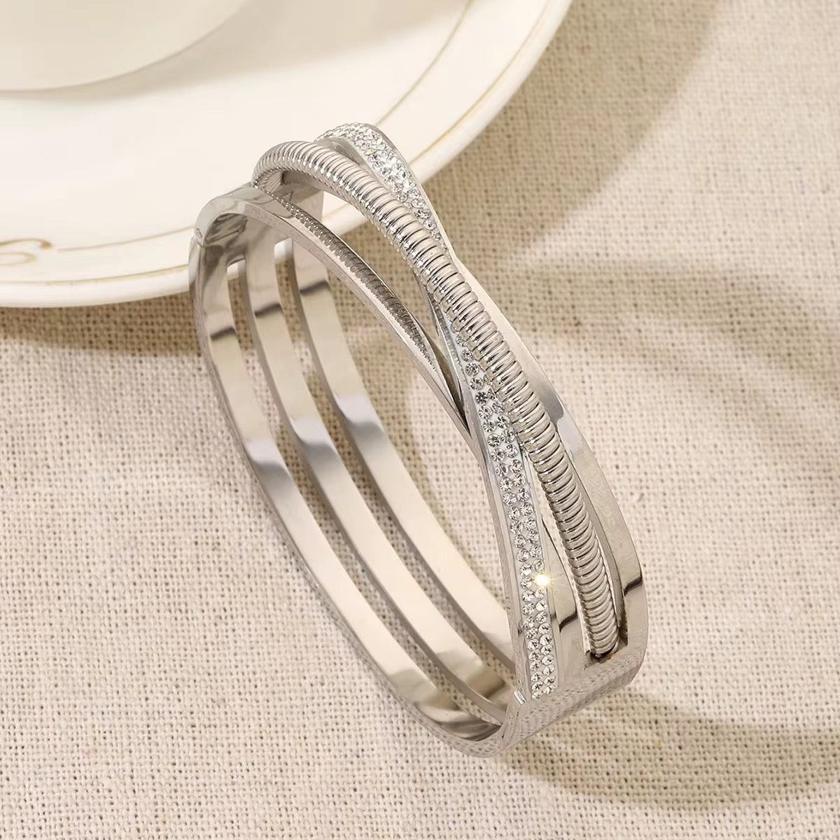 Pulsera de oro elegante de lujo de acero inoxidable grueso de estilo bohemio pulsera de diamantes en capas para mujer
joyeria